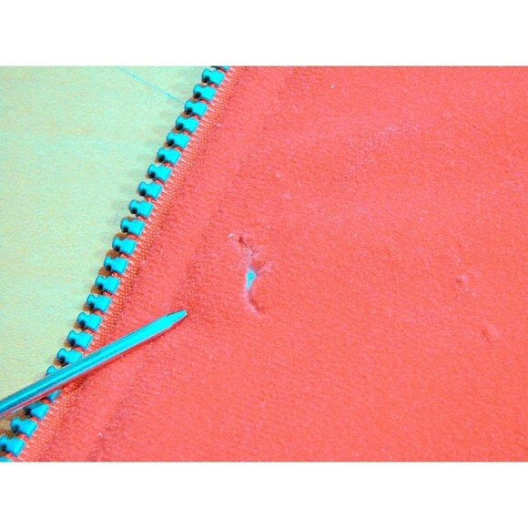 Womens Obermeyer Red Quilted Jacket Black Trim Gold Hardware Pockets Size 6 - Picture 9 of 12